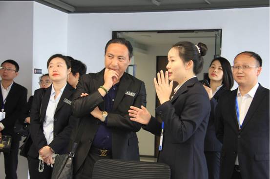 長沙紅光保安服務(wù)有限公司,長沙安保服務(wù),長沙安全服務(wù),長沙非武裝押運(yùn),勞務(wù)派遣服務(wù)