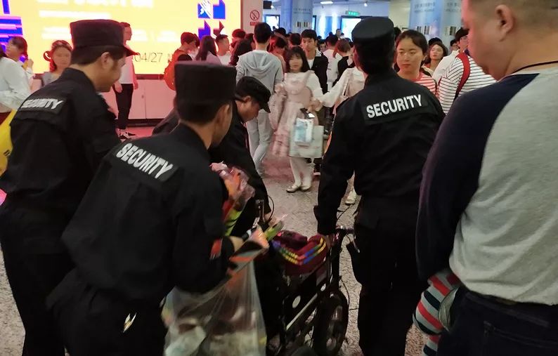 長(zhǎng)沙紅光保安服務(wù)有限公司,長(zhǎng)沙安保服務(wù),長(zhǎng)沙安全服務(wù),長(zhǎng)沙非武裝押運(yùn),勞務(wù)派遣服務(wù)