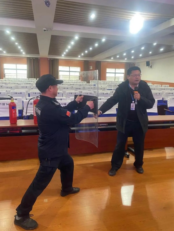 長沙紅光保安服務(wù)有限公司,長沙安保服務(wù),長沙安全服務(wù),長沙非武裝押運(yùn),勞務(wù)派遣服務(wù)