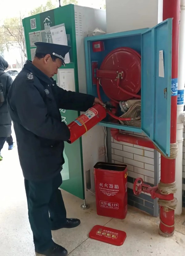 長沙紅光保安服務(wù)有限公司,長沙安保服務(wù),長沙安全服務(wù),長沙非武裝押運(yùn),勞務(wù)派遣服務(wù)