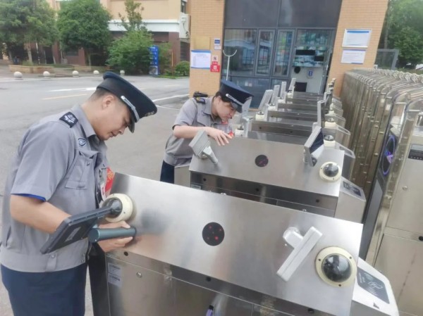 長沙紅光保安服務(wù)有限公司,長沙安保服務(wù),長沙安全服務(wù),長沙非武裝押運(yùn),勞務(wù)派遣服務(wù)