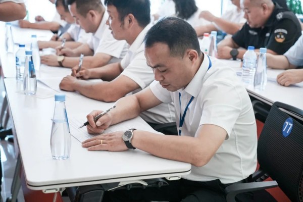 長(zhǎng)沙紅光保安服務(wù)有限公司,長(zhǎng)沙安保服務(wù),長(zhǎng)沙安全服務(wù),長(zhǎng)沙非武裝押運(yùn),勞務(wù)派遣服務(wù)